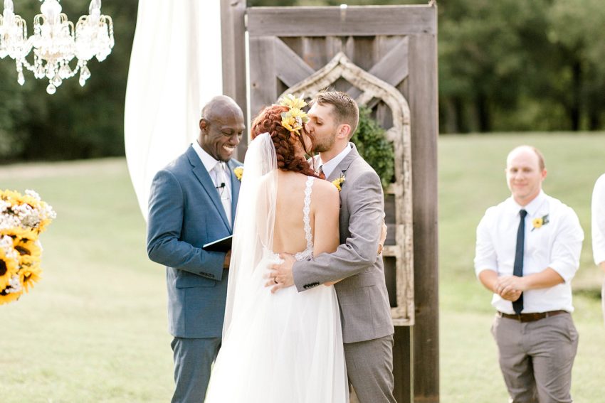 Sunflower Summer Wedding - Burleson, Texas | Becca Sue Photography - www.beccasuephotography.com