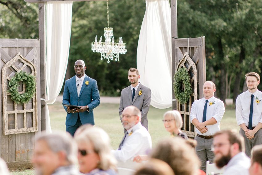 Sunflower Summer Wedding - Burleson, Texas | Becca Sue Photography - www.beccasuephotography.com