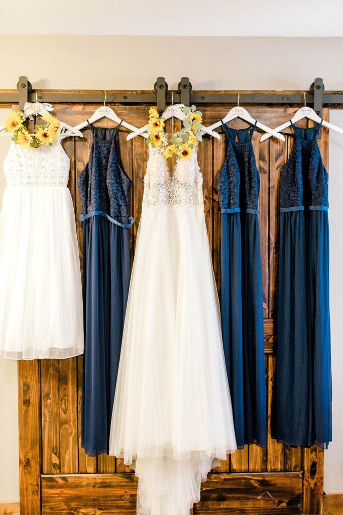 Sunflower Summer Wedding - Burleson, Texas | Becca Sue Photography - www.beccasuephotography.com