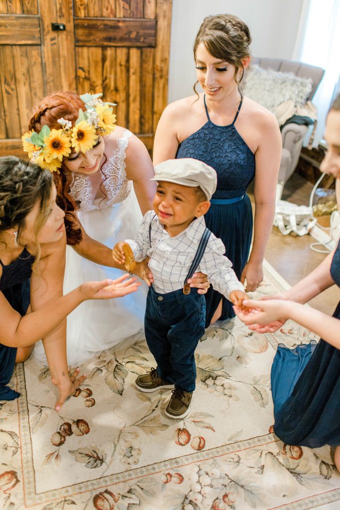 Sunflower Summer Wedding - Burleson, Texas | Becca Sue Photography - www.beccasuephotography.com