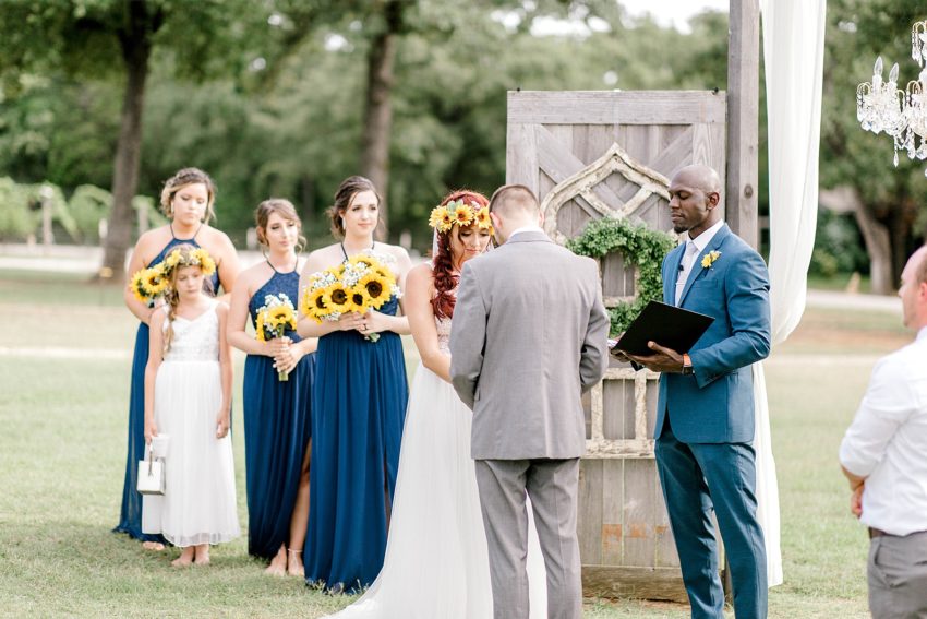 Sunflower Summer Wedding - Burleson, Texas | Becca Sue Photography - www.beccasuephotography.com