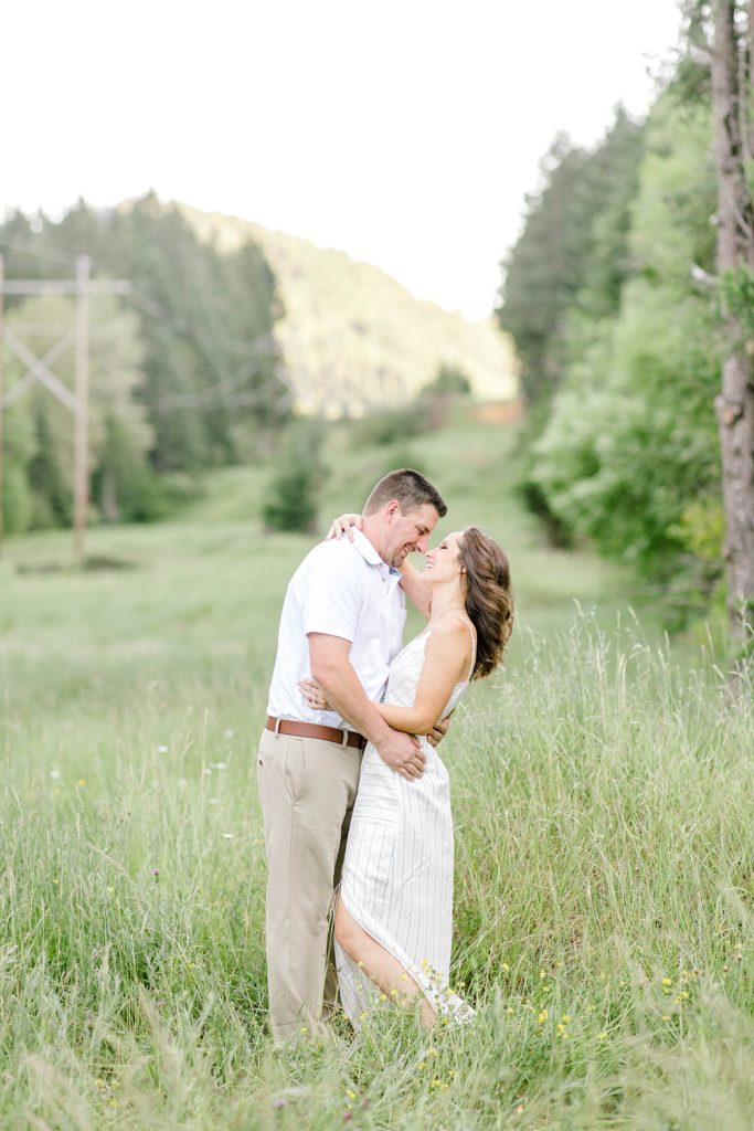 Wildflower Family Session (Glendale Oregon) | Becca Sue Photography - www.beccasuephotography.com