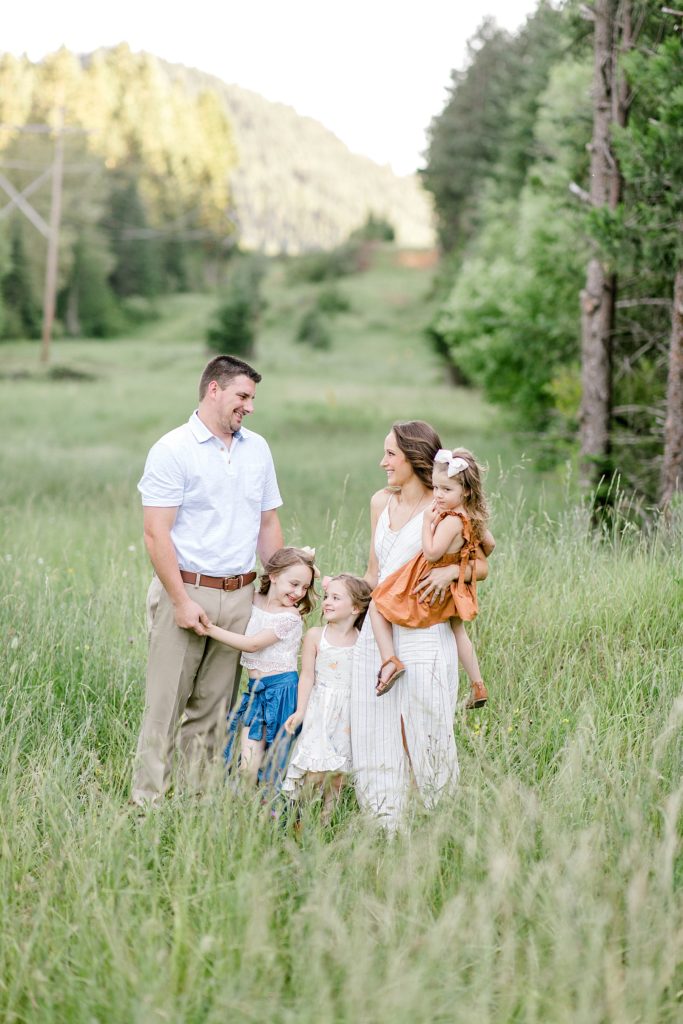 Wildflower Family Session (Glendale Oregon) | Becca Sue Photography - www.beccasuephotography.com