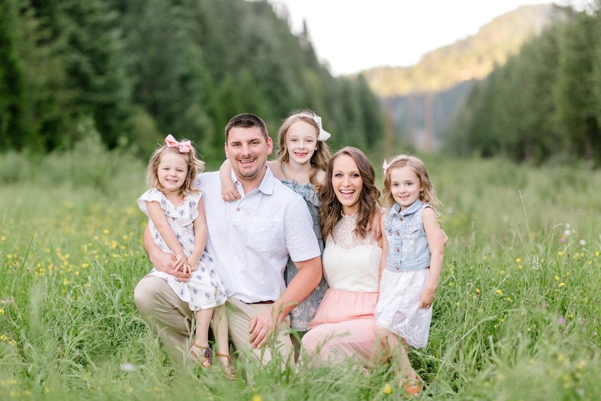 Wildflower Family Session (Glendale Oregon) | Becca Sue Photography - www.beccasuephotography.com
