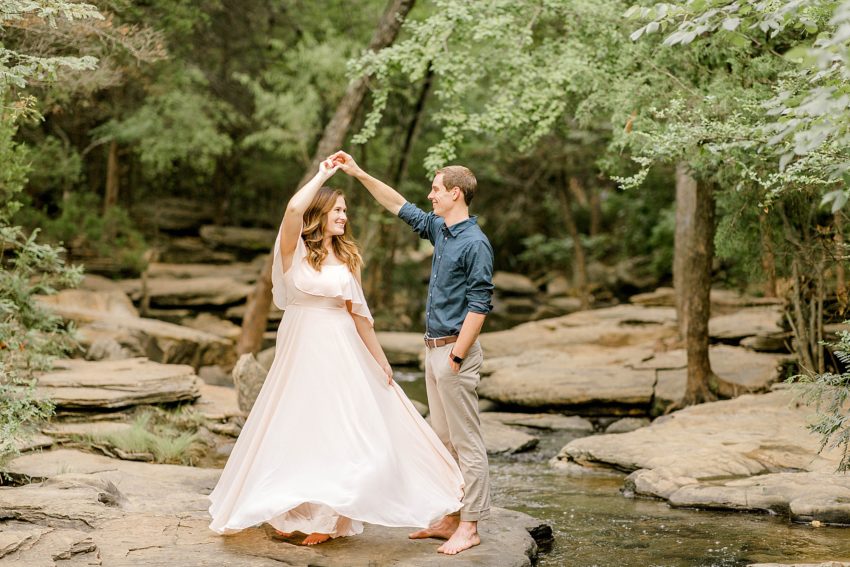 Romantic Creek Engagement Session (Flower Mound, Texas) | Becca Sue Photography - www.beccasuephotography.com