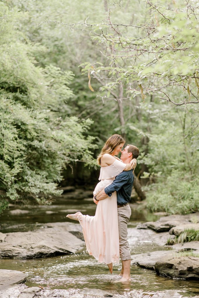 Romantic Creek Engagement Session (Flower Mound, Texas) | Becca Sue Photography - www.beccasuephotography.com
