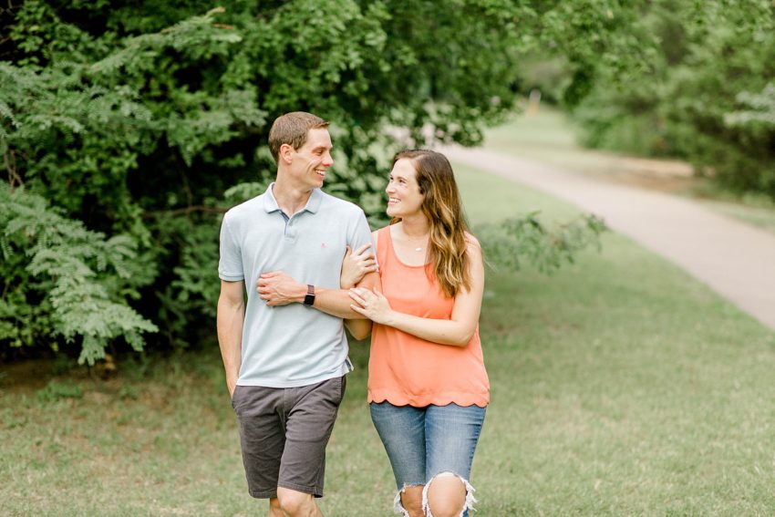 Romantic Creek Engagement Session (Flower Mound, Texas) | Becca Sue Photography - www.beccasuephotography.com