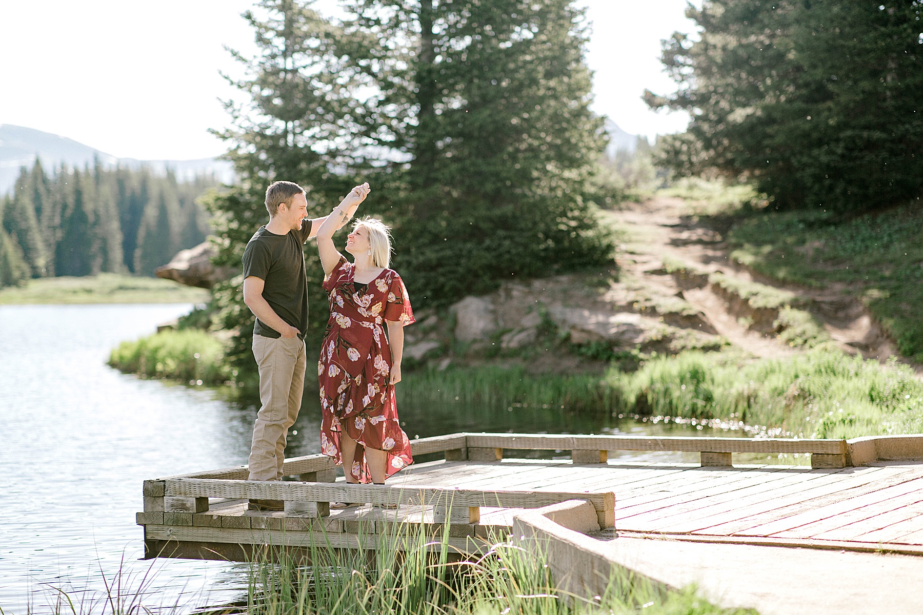 Lakeside Anniversary Session (Andrews Lake, Colorado) | Becca Sue Photography - www.beccasuephotography.com