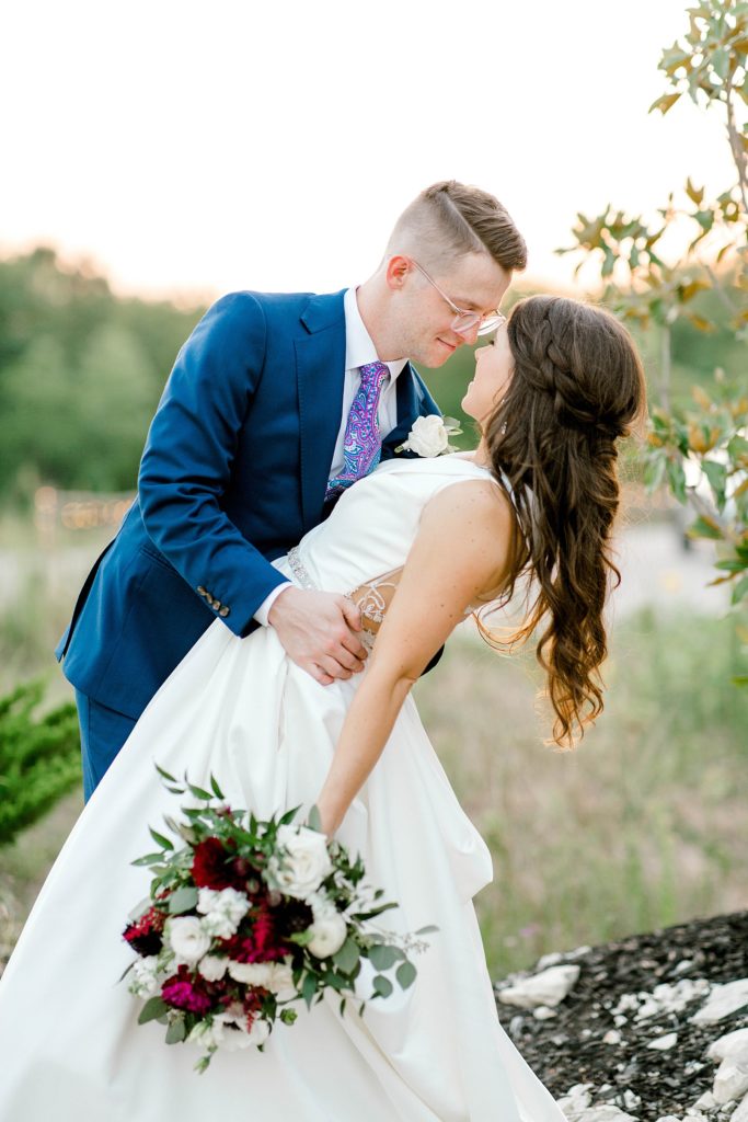 Romantic Summer Wedding (McKinney, Texas) | Becca Sue Photography - www.beccasuephotography.com