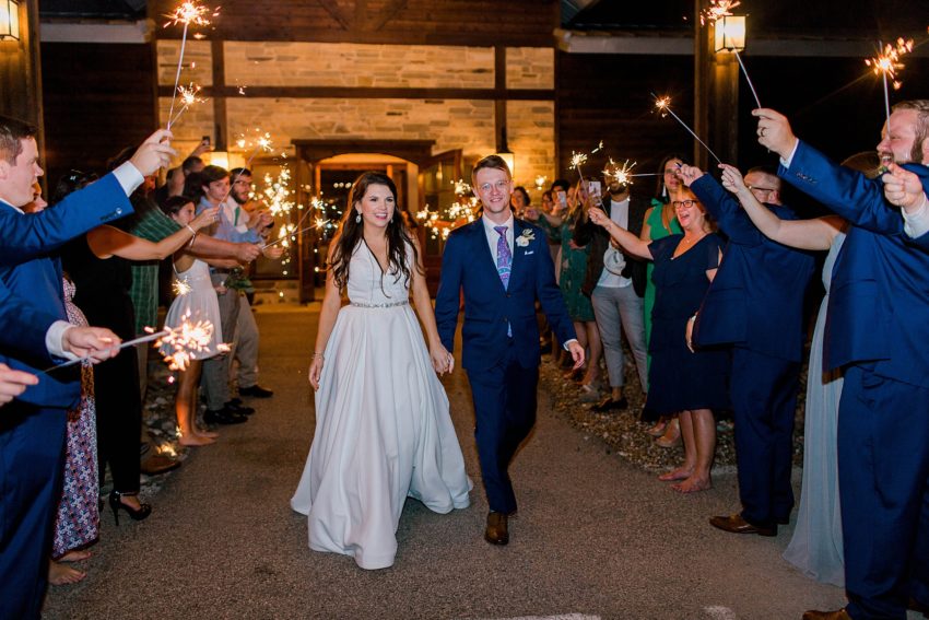Romantic Summer Wedding (McKinney, Texas) | Becca Sue Photography - www.beccasuephotography.com