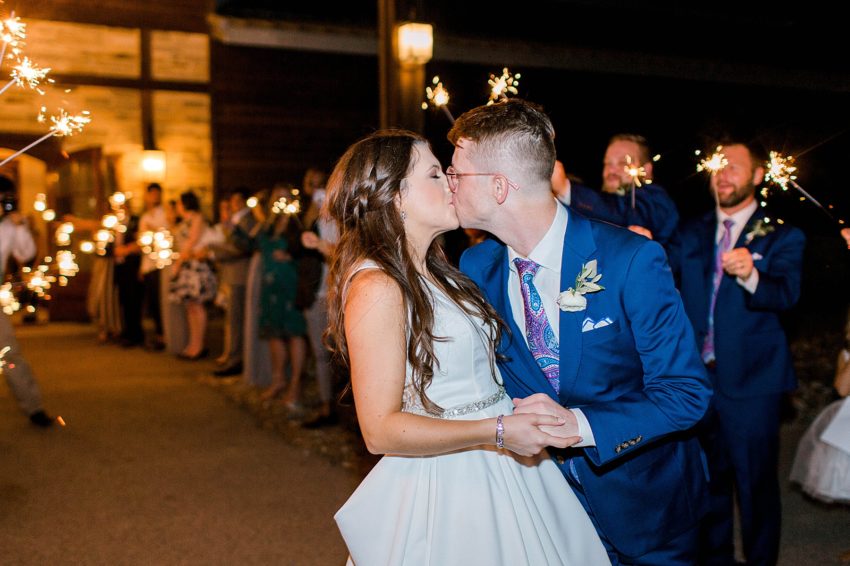 Romantic Summer Wedding (McKinney, Texas) | Becca Sue Photography - www.beccasuephotography.com