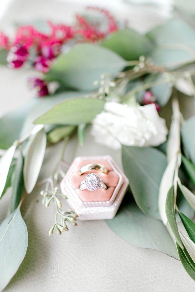 Romantic Summer Wedding (McKinney, Texas) | Becca Sue Photography - www.beccasuephotography.com