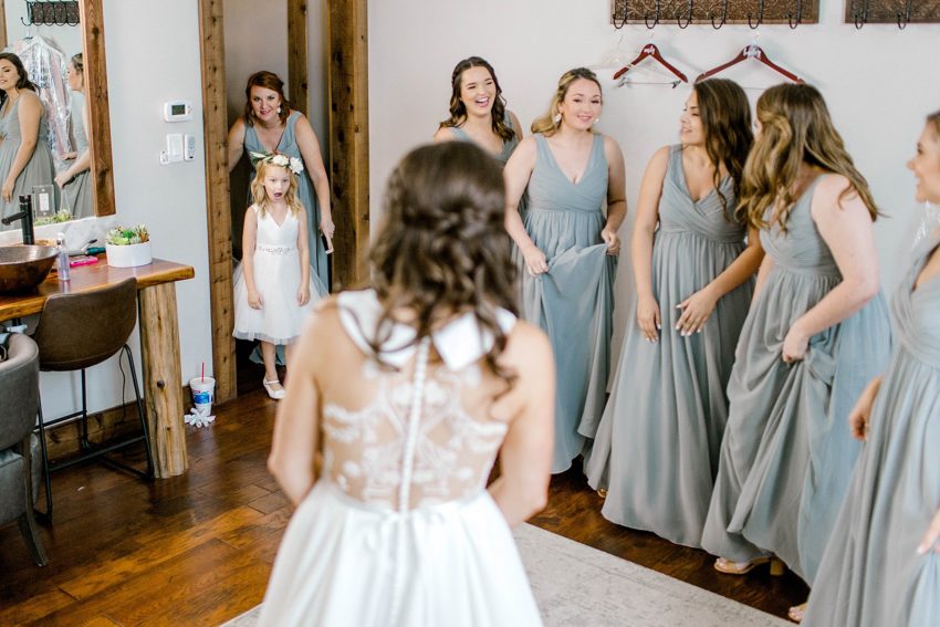 Romantic Summer Wedding (McKinney, Texas) | Becca Sue Photography - www.beccasuephotography.com