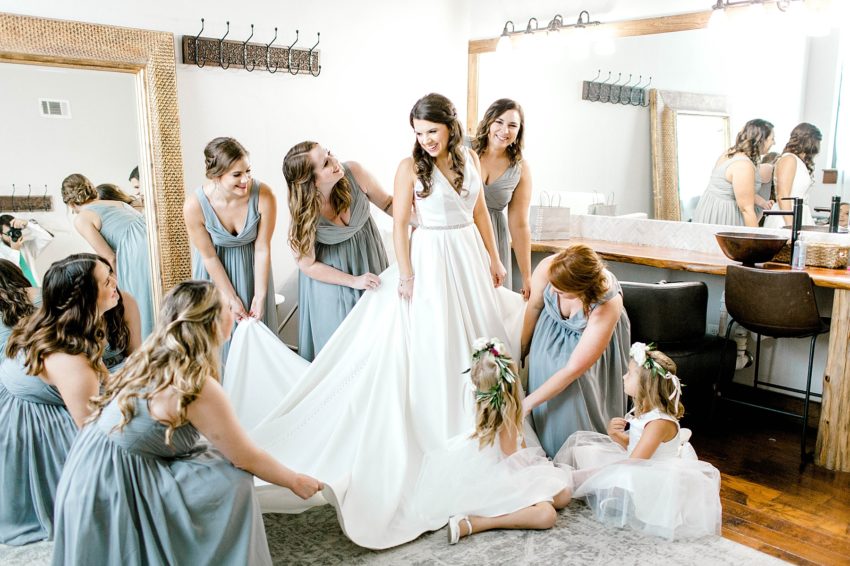Romantic Summer Wedding (McKinney, Texas) | Becca Sue Photography - www.beccasuephotography.com