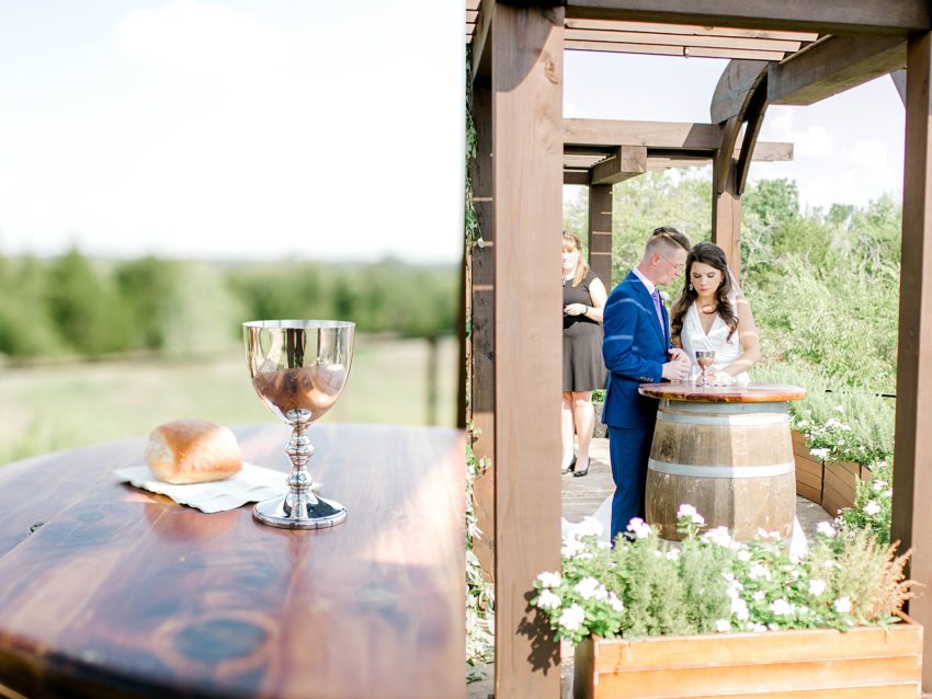 Romantic Summer Wedding (McKinney, Texas) | Becca Sue Photography - www.beccasuephotography.com