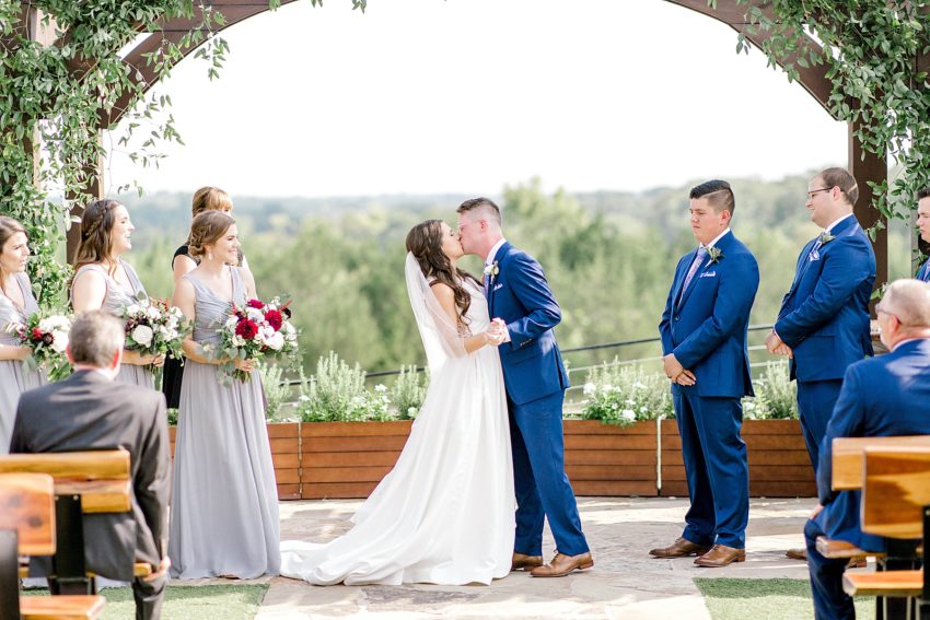 Romantic Summer Wedding (McKinney, Texas) | Becca Sue Photography - www.beccasuephotography.com