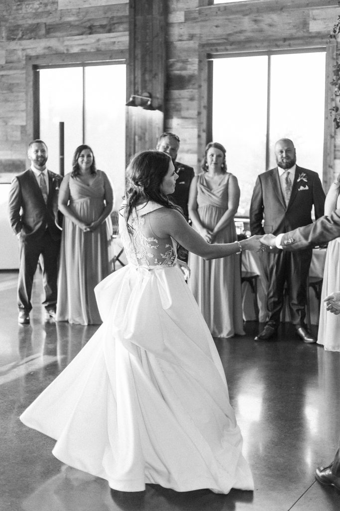 Romantic Summer Wedding (McKinney, Texas) | Becca Sue Photography - www.beccasuephotography.com