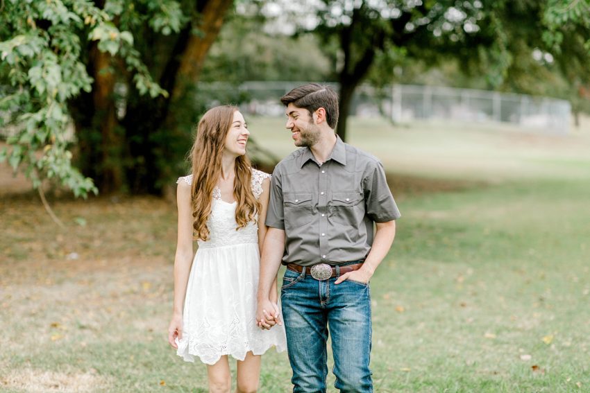 Summer Creek Engagement Session (Flower Mound, Texas) | Becca Sue Photography - www.beccasuephotography.com