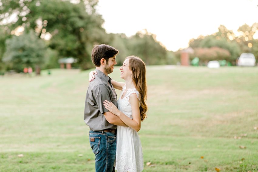 Summer Creek Engagement Session (Flower Mound, Texas) | Becca Sue Photography - www.beccasuephotography.com