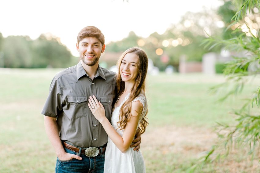Summer Creek Engagement Session (Flower Mound, Texas) | Becca Sue Photography - www.beccasuephotography.com