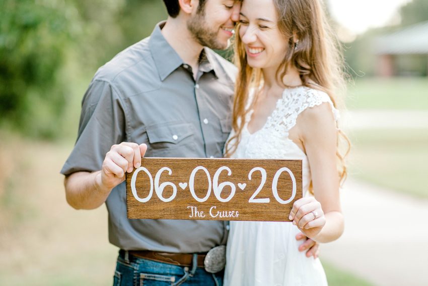 Summer Creek Engagement Session (Flower Mound, Texas) | Becca Sue Photography - www.beccasuephotography.com