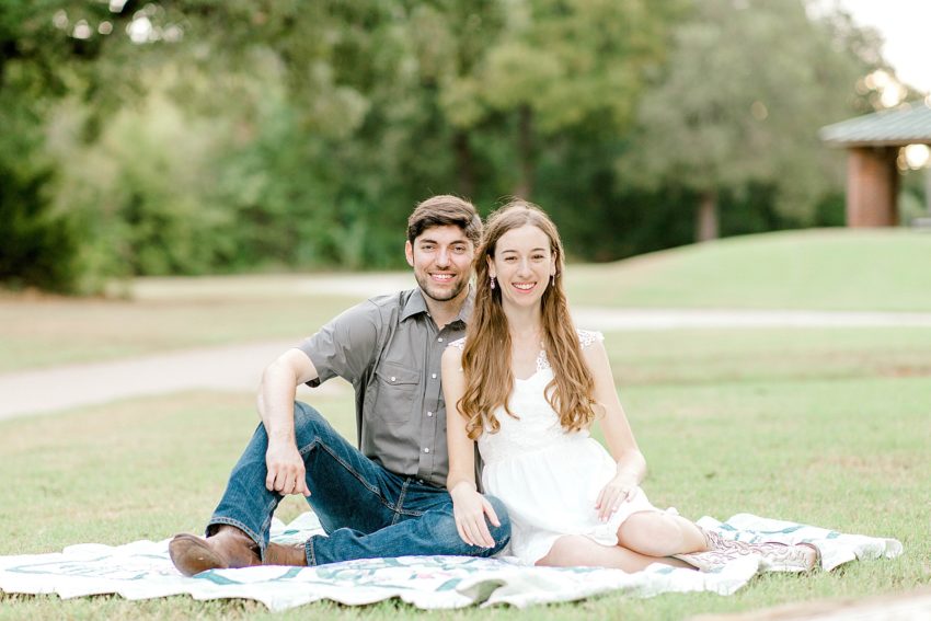 Summer Creek Engagement Session (Flower Mound, Texas) | Becca Sue Photography - www.beccasuephotography.com