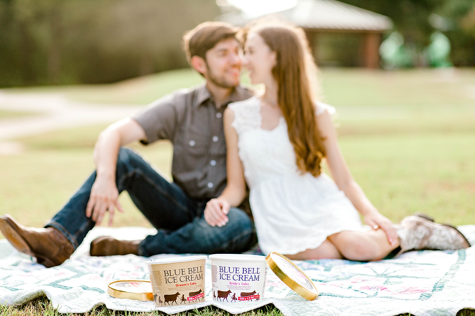 Summer Creek Engagement Session (Flower Mound, Texas) | Becca Sue Photography - www.beccasuephotography.com