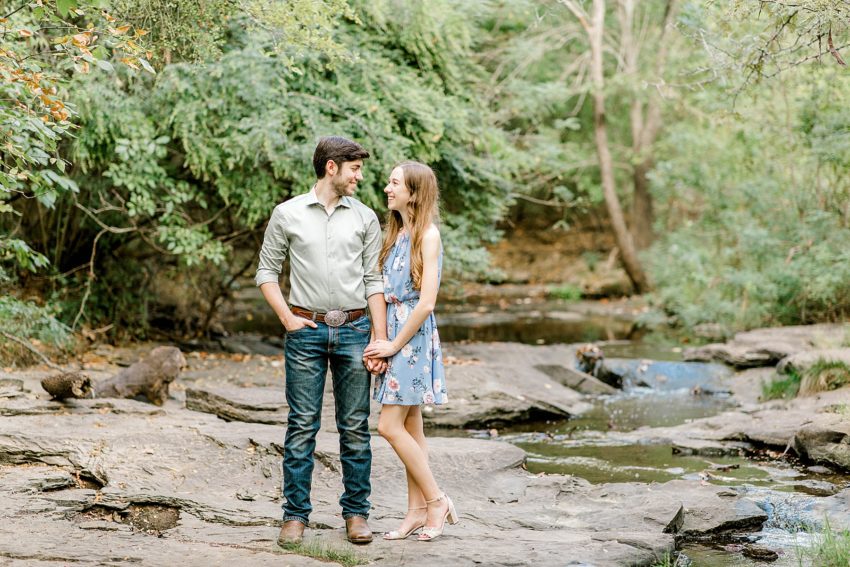Summer Creek Engagement Session (Flower Mound, Texas) | Becca Sue Photography - www.beccasuephotography.com