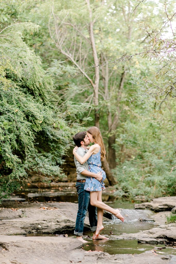 Summer Creek Engagement Session (Flower Mound, Texas) | Becca Sue Photography - www.beccasuephotography.com