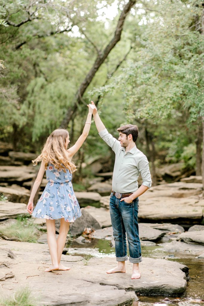 Summer Creek Engagement Session (Flower Mound, Texas) | Becca Sue Photography - www.beccasuephotography.com