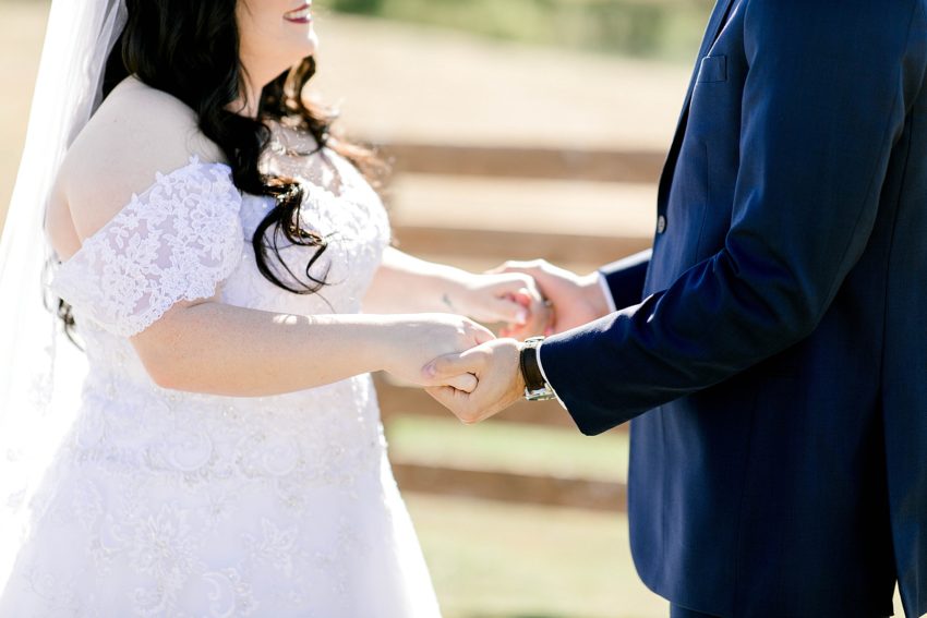 Navy and Blush Fall Wedding (Krum, Texas) | Becca Sue Photography - www.beccasuephotography.com