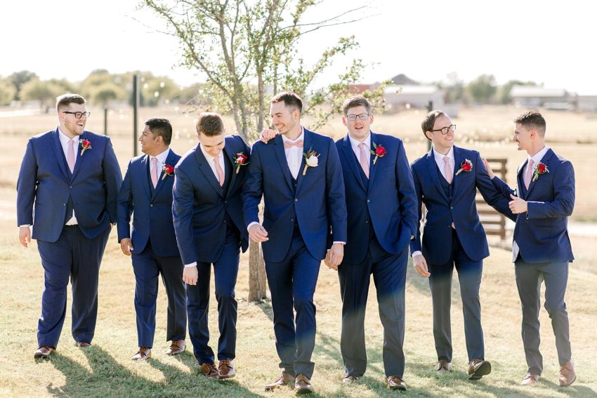 Navy and Blush Fall Wedding (Krum, Texas) | Becca Sue Photography - www.beccasuephotography.com