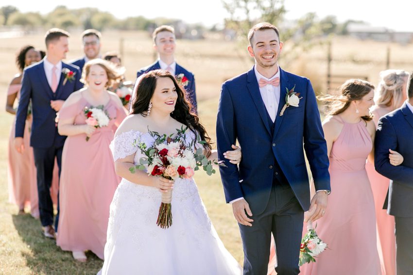 Navy and Blush Fall Wedding (Krum, Texas) | Becca Sue Photography - www.beccasuephotography.com