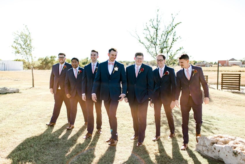 Navy and Blush Fall Wedding (Krum, Texas) | Becca Sue Photography - www.beccasuephotography.com
