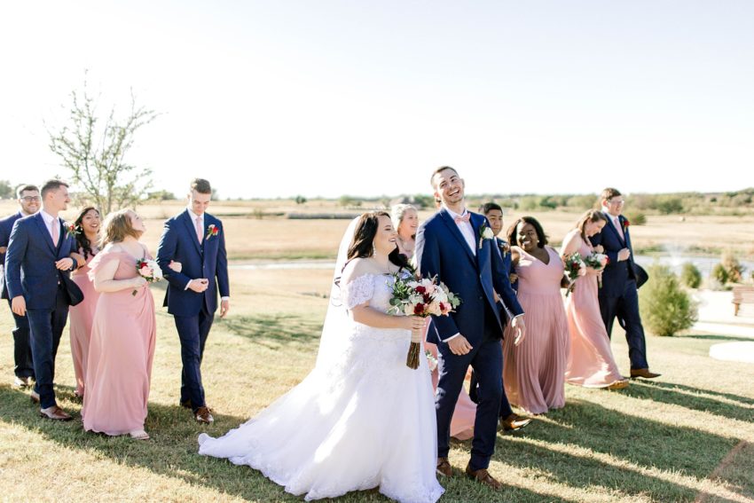 Navy and Blush Fall Wedding (Krum, Texas) | Becca Sue Photography - www.beccasuephotography.com