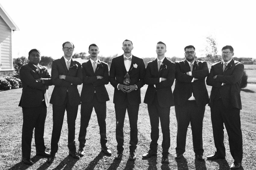 Navy and Blush Fall Wedding (Krum, Texas) | Becca Sue Photography - www.beccasuephotography.com
