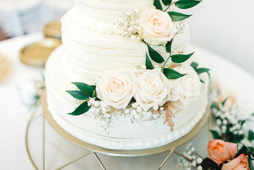 Navy and Blush Fall Wedding (Krum, Texas) | Becca Sue Photography - www.beccasuephotography.com