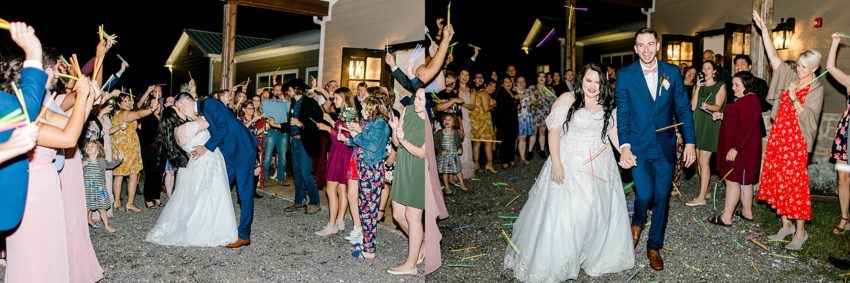 Navy and Blush Fall Wedding (Krum, Texas) | Becca Sue Photography - www.beccasuephotography.com