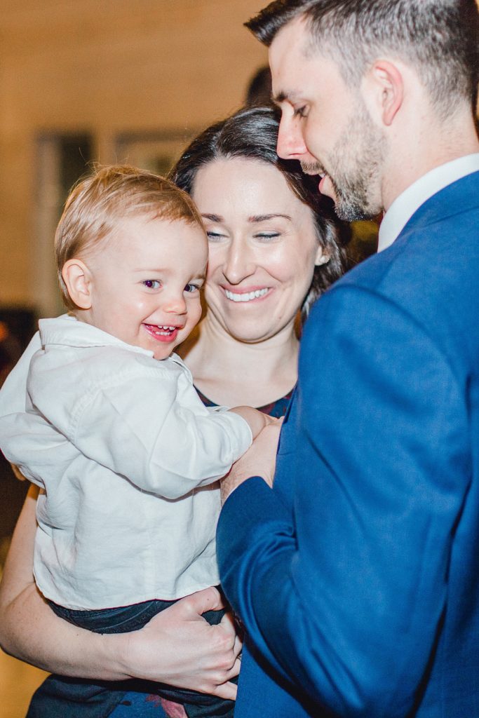 Christmas Winter Wedding (Emory, Texas) | Becca Sue Photography - www.beccasuephotography.com