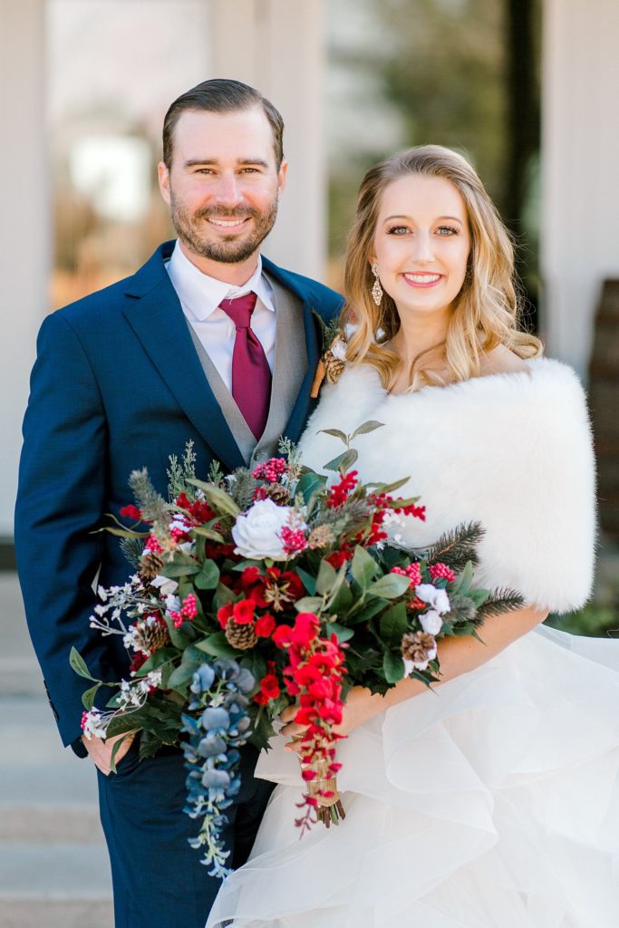 Christmas Winter Wedding (Emory, Texas) | Becca Sue Photography - www.beccasuephotography.com