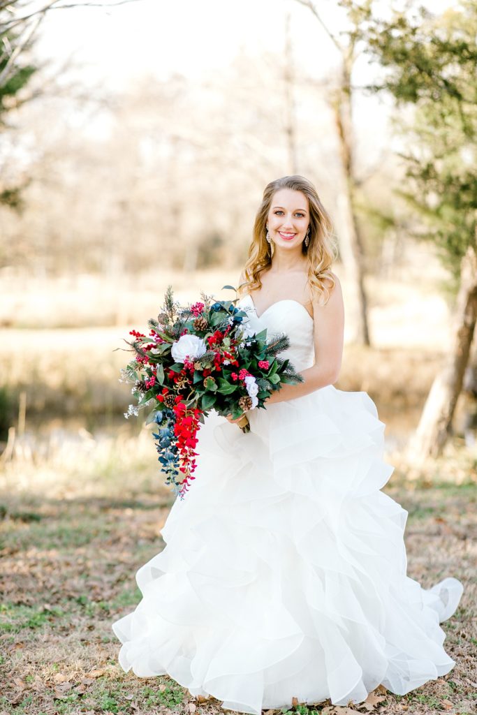 Christmas Winter Wedding (Emory, Texas) | Becca Sue Photography - www.beccasuephotography.com
