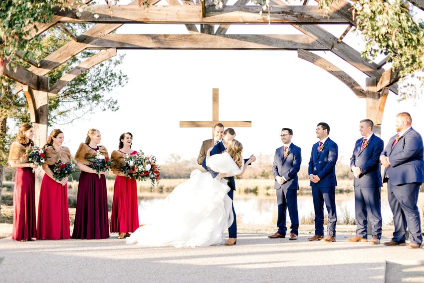 Christmas Winter Wedding (Emory, Texas) | Becca Sue Photography - www.beccasuephotography.com