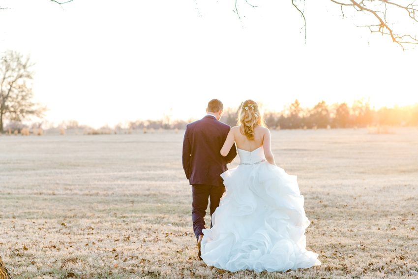 Christmas Winter Wedding (Emory, Texas) | Becca Sue Photography - www.beccasuephotography.com