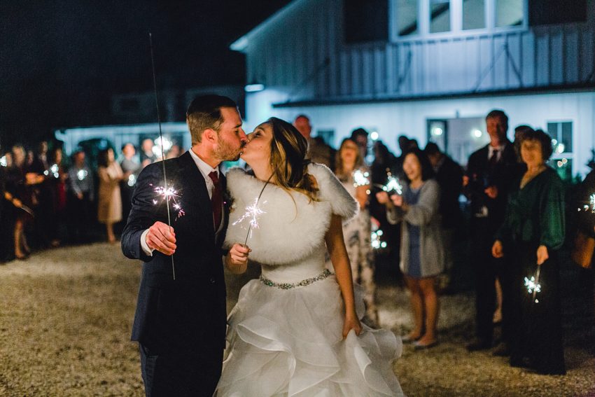 Christmas Winter Wedding (Emory, Texas) | Becca Sue Photography - www.beccasuephotography.com