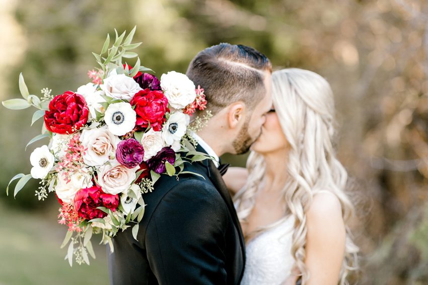 Black and Burgundy Winter Wedding (Grapevine, Texas) | Becca Sue Photography - www.beccasuephotography.com