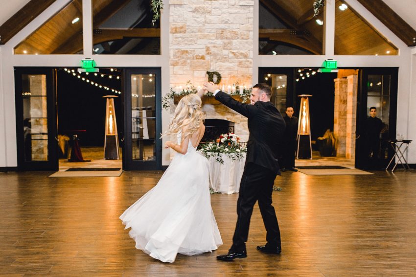Black and Burgundy Winter Wedding (Grapevine, Texas) | Becca Sue Photography - www.beccasuephotography.com