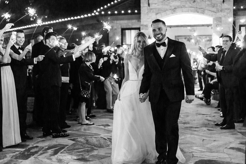 Black and Burgundy Winter Wedding (Grapevine, Texas) | Becca Sue Photography - www.beccasuephotography.com
