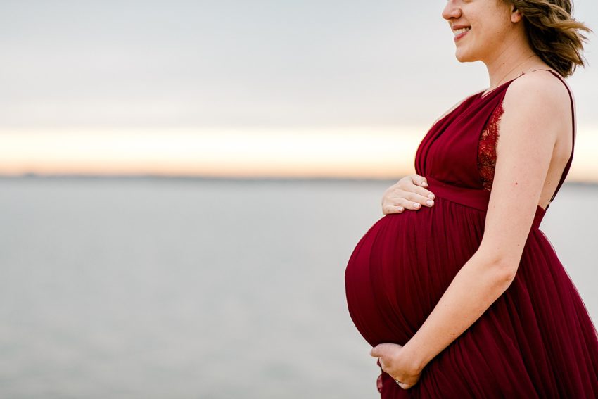 Lakeside Maternity Session (Grapevine, Texas) | Becca Sue Photography - beccasuephotography.com