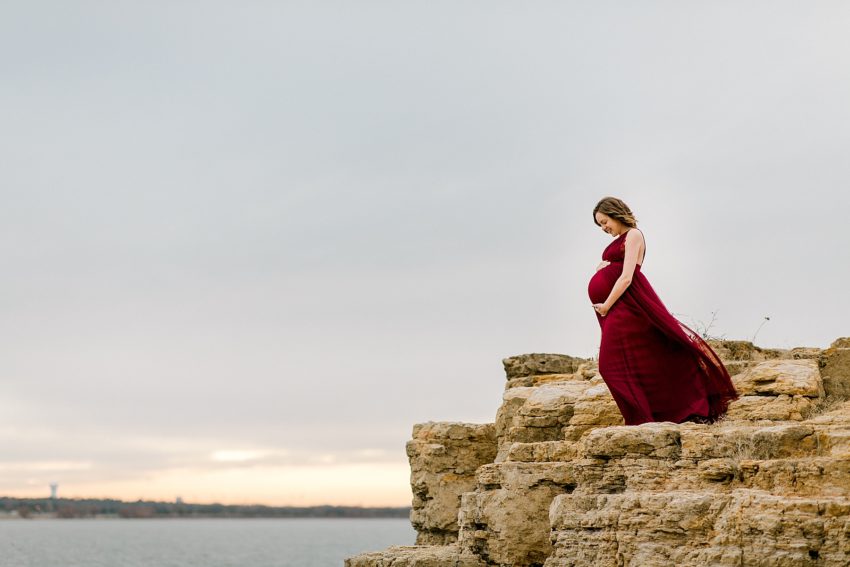 Lakeside Maternity Session (Grapevine, Texas) | Becca Sue Photography - beccasuephotography.com