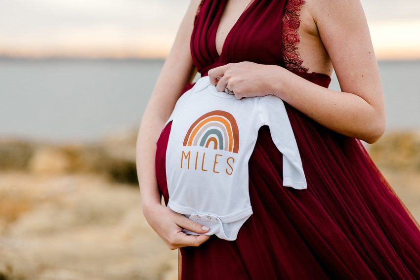 Lakeside Maternity Session (Grapevine, Texas) | Becca Sue Photography - beccasuephotography.com